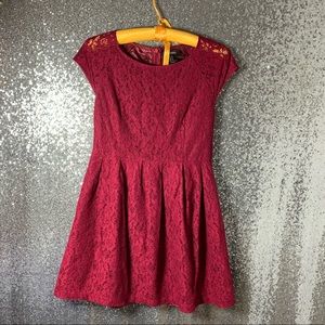 Lace maroon short dress